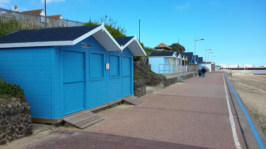 The Sandrock Clacton-on-Sea Esterno foto