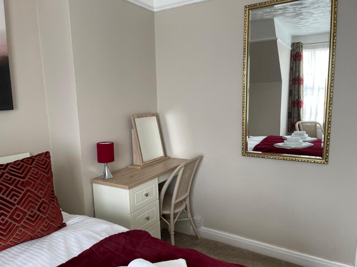 The Sandrock Clacton-on-Sea Esterno foto